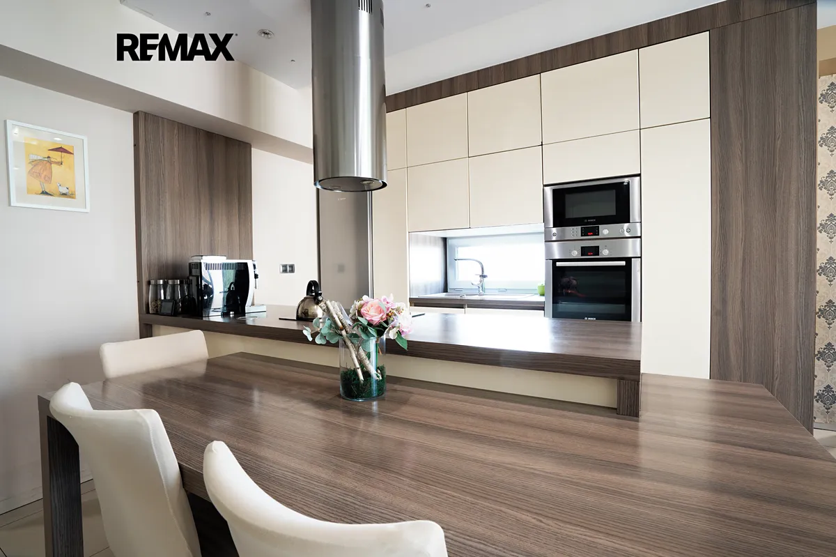 Prodej rodinného domu 290 m², pozemek 251 m²